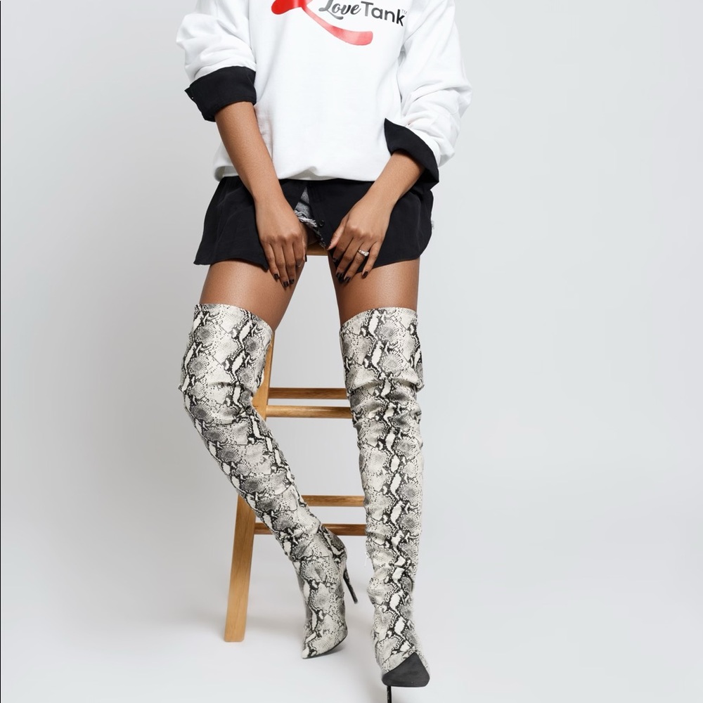 Great condition Knee HIGH boots